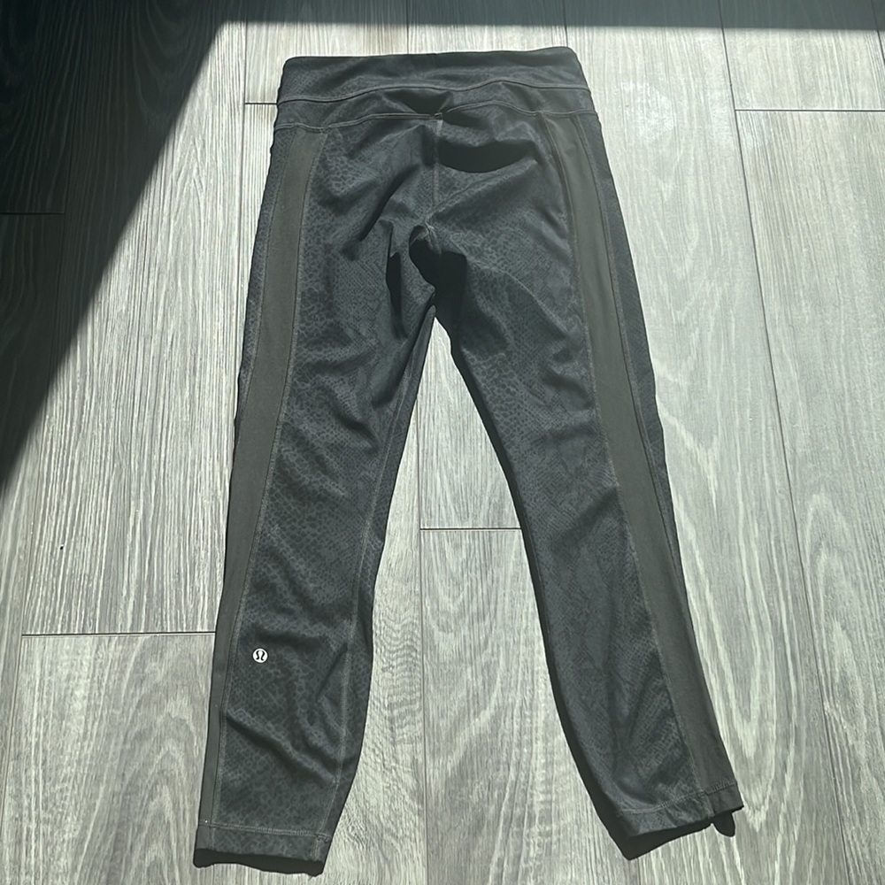 Lululemon Light Speed Tight Legging Reflective Running Desert Snake Print Size 6